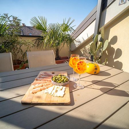 Flat With Terrace Close To Forum And Milanofiori Metro Assago Zewnętrze zdjęcie